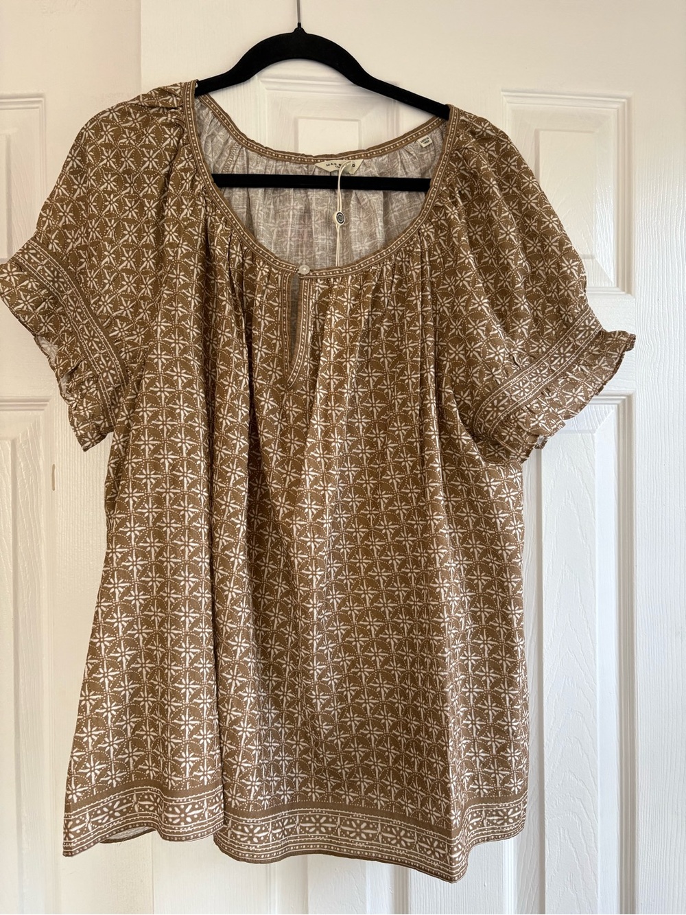 Max Studio Women's Tan Printed Short-Sleeve Peasant Top